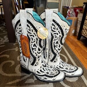 Corral Black and White Heeled Boots with Intricate Design